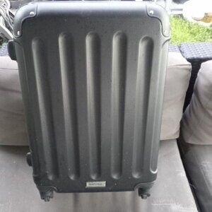 NWOT 2 Piece CRG Prestige Luggage - Black